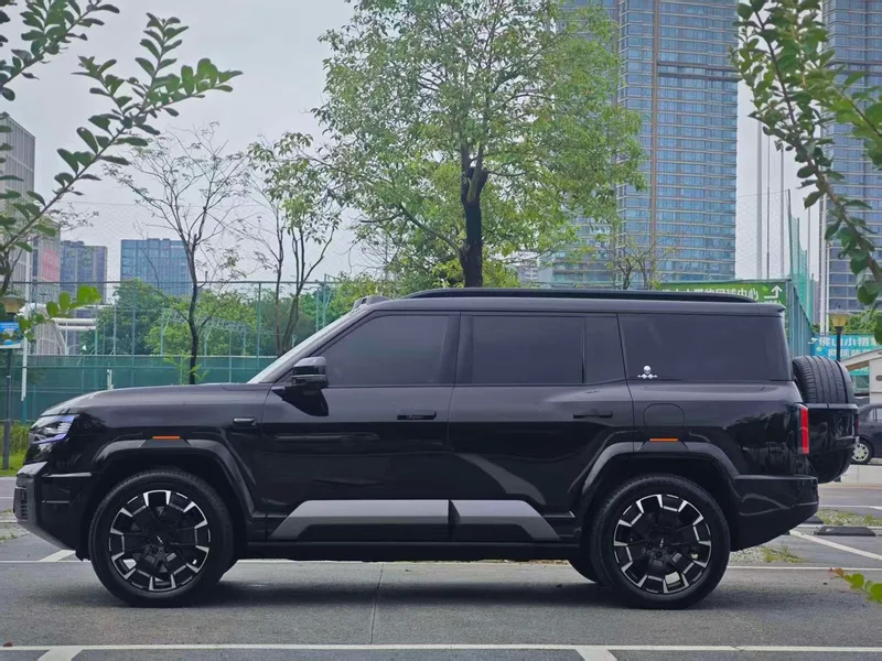 Fangchengbao Leopard 8 2025 Zhiyong Flagship Edition 6 seat exterior photo 6