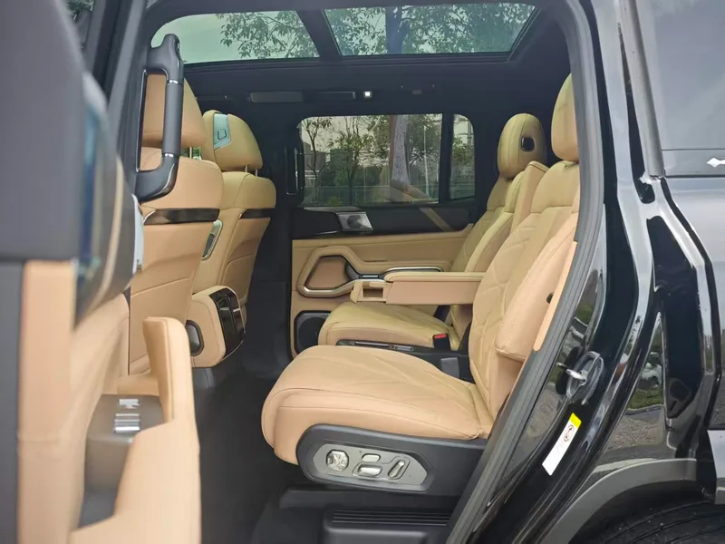 Fangchengbao Leopard 8 2025 Zhiyong Flagship Edition 6 seat exterior photo 8