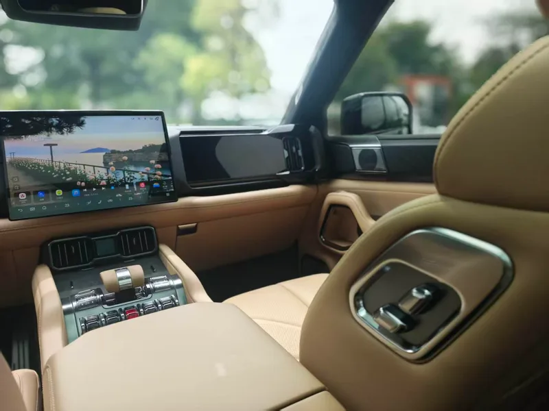 Fangchengbao Leopard 8 2025 Zhiyong Flagship Edition 6 seat interior photo 14