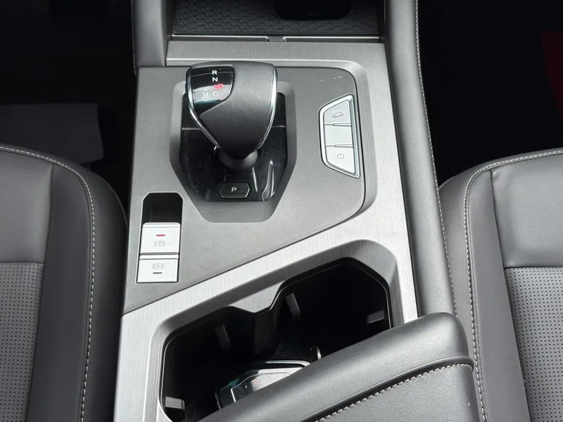 Jetour X90 PLUS 2023 1.6TD DCT Nivel plano interior foto 15