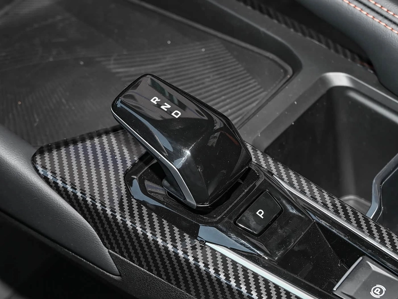 Geely Coolray 2025 Coolray L 1.5TD DCT Battle interior photo 10