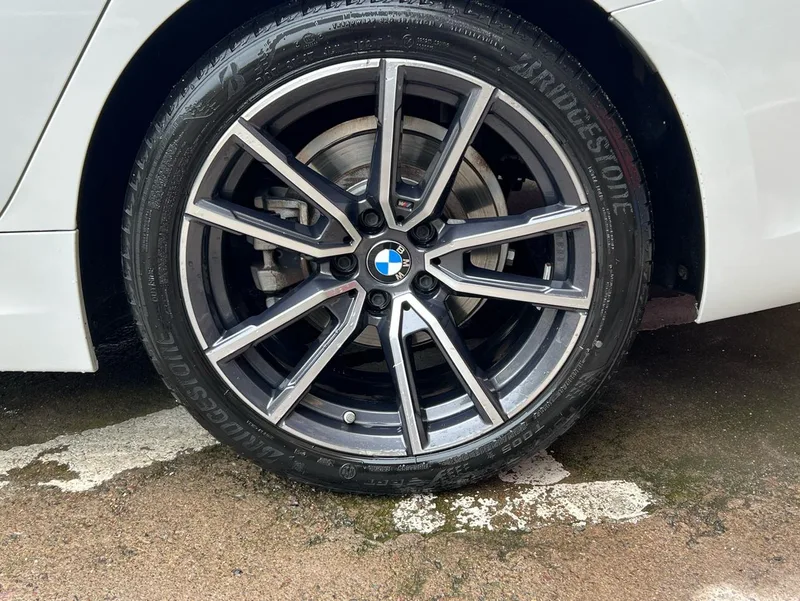 BMW 3 Series 2022 325Li M Ensemble de sport intérieur photo 18