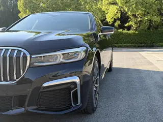 BMW 7 Series 2021 740Li xDrive Type administratif M Ensemble de sport intérieur photo 7