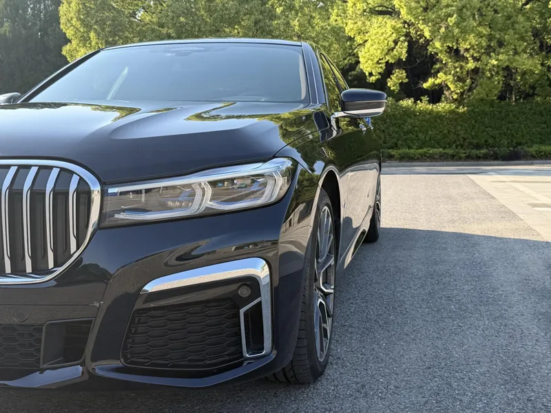 BMW 7 Series 2021 740Li xDrive Type administratif M Ensemble de sport intérieur photo 7