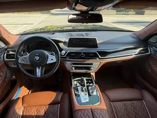 BMW 7 Series 2021 740Li xDrive Type administratif M Ensemble de sport intérieur photo 11