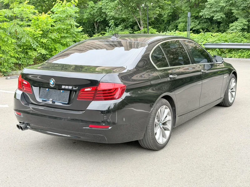 BMW 5 Series 2017 525Li Luxury Design Set exterior photo 4