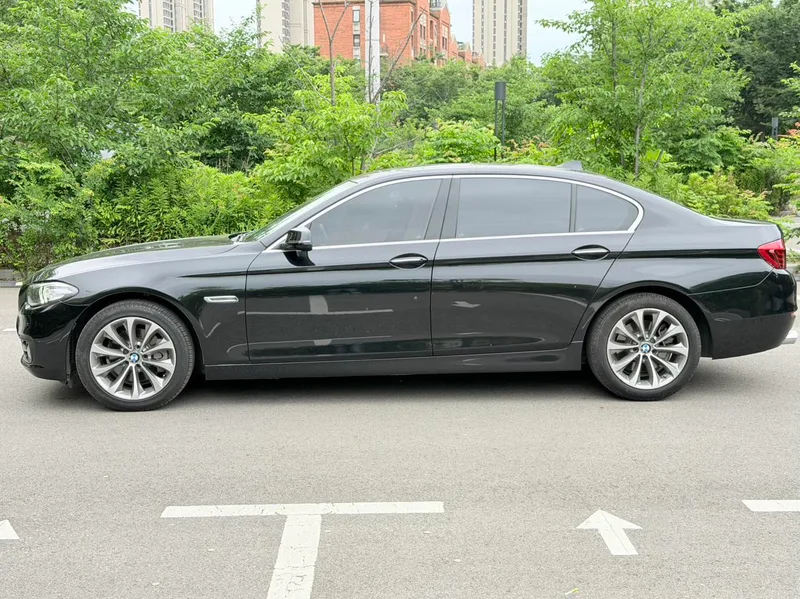 BMW 5 Series 2017 525Li Luxury Design Set exterior photo 7