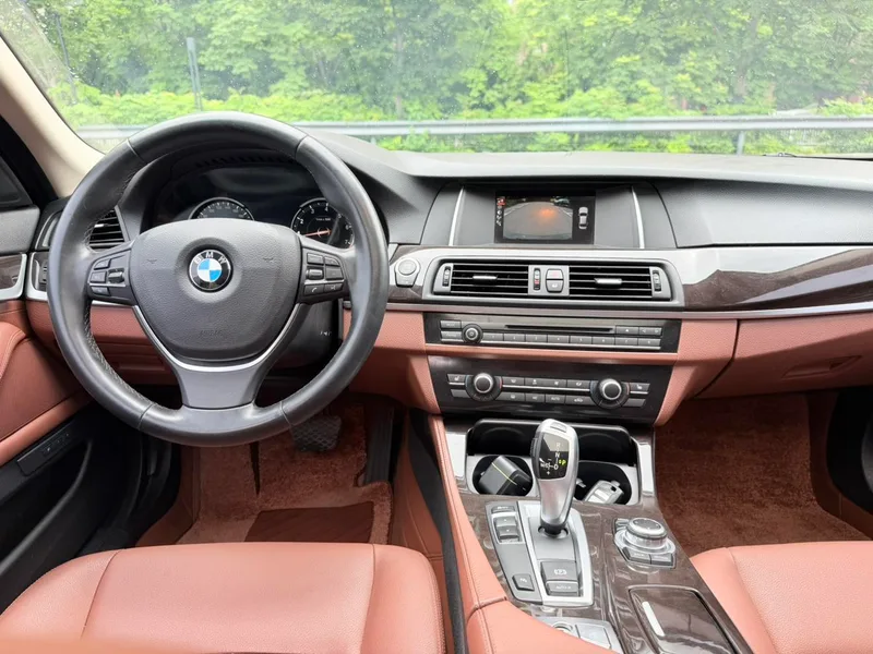 BMW 5 Series 2017 525Li Luxury Design Set interior photo 13