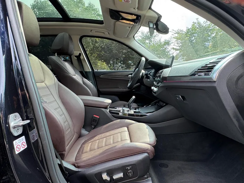 BMW X3 2021 xDrive28i M Sports suit interior photo 11