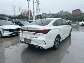 Changan Eado 2022 PLUS Baleine bleue NE 1.4T GDI DCT Finition premium intérieur photo 19