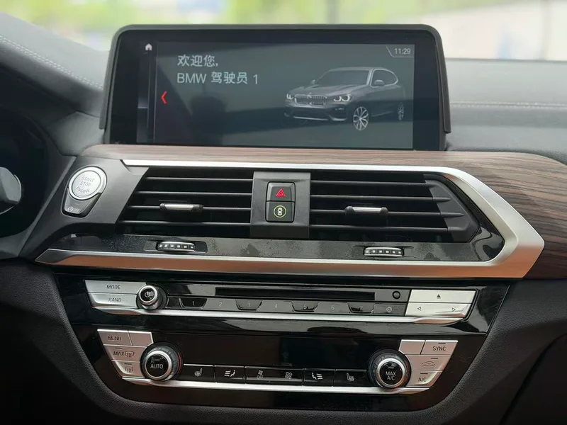 BMW X3 2019 xDrive28i Luxury Set interior photo 12