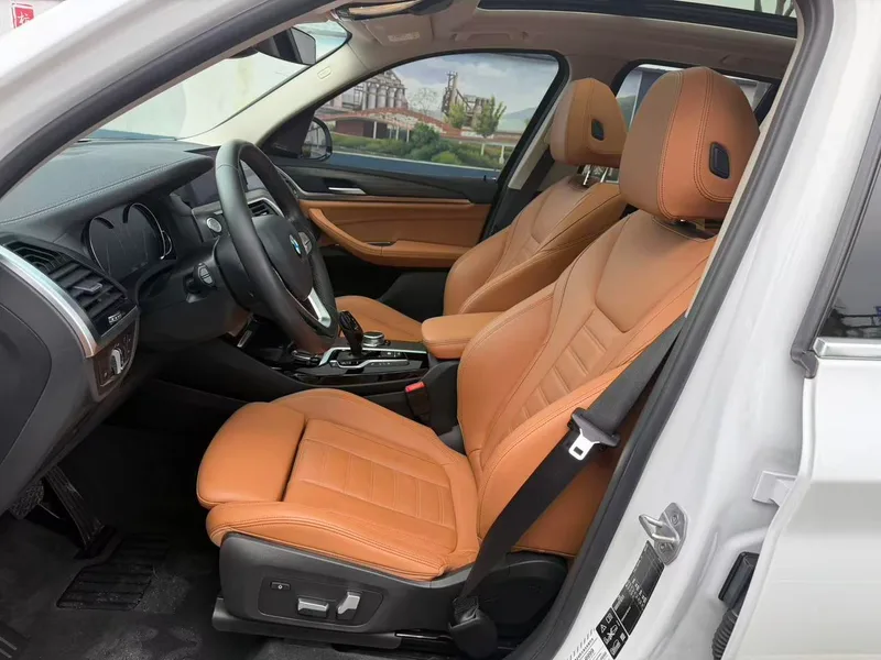 BMW X3 2019 xDrive28i Luxury Set interior photo 18