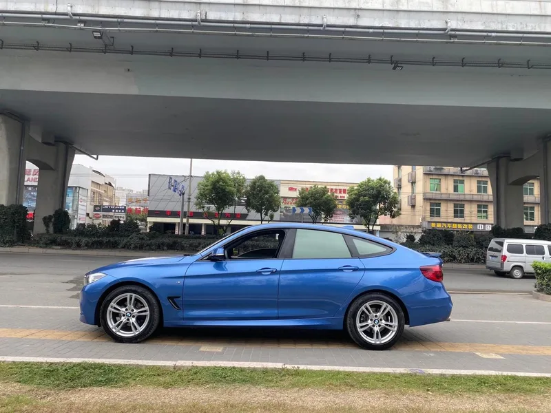 BMW 3 Series GT 2020 320i M Sports suit exterior photo 3