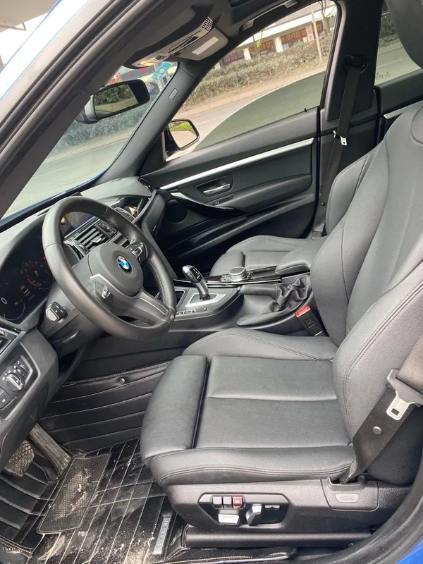 BMW 3 Series GT 2020 320i M Sports suit interior photo 6