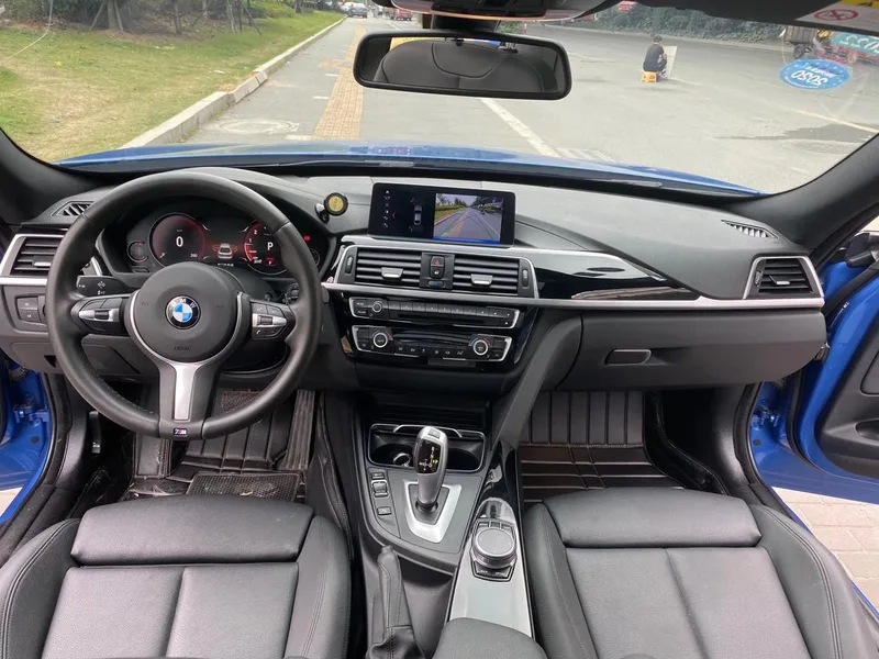BMW 3 Series GT 2020 320i M Sports suit interior photo 7