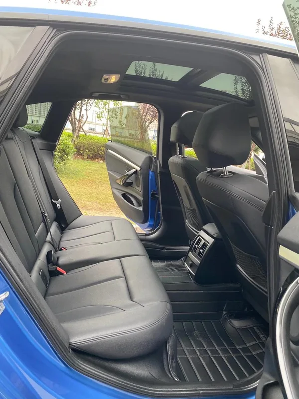 BMW 3 Series GT 2020 320i M Sports suit interior photo 8