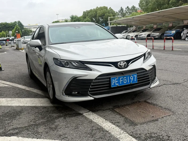 Toyota Camry 2023 2.0G Luxury Edition exterior photo 3