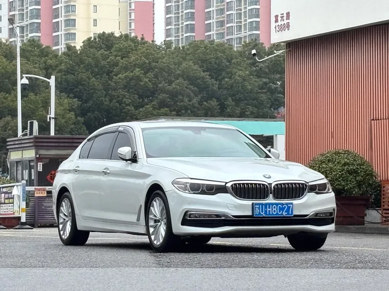 BMW 5 Series 2018 530Li Premium Class Luxury Set exterior photo 2