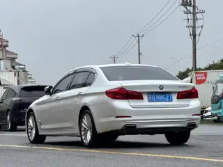 BMW 5 Series 2018 530Li Premium Class Luxury Set exterior photo 3