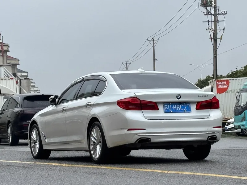 BMW 5 Series 2018 530Li Premium Class Luxury Set exterior photo 3
