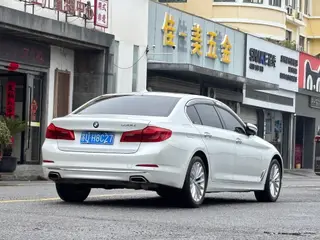 BMW 5 Series 2018 530Li Premium Class Luxury Set exterior photo 5