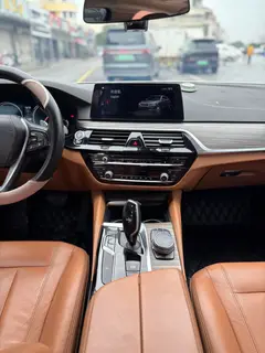 BMW 5 Series 2018 530Li Premium Class Luxury Set interior photo 9
