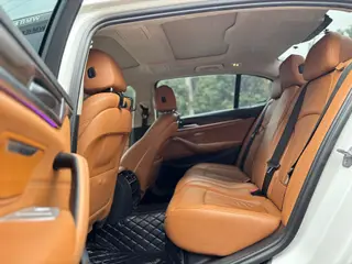 BMW 5 Series 2018 530Li Premium Class Luxury Set interior photo 11