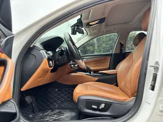 BMW 5 Series 2018 530Li Premium Class Luxury Set interior photo 13