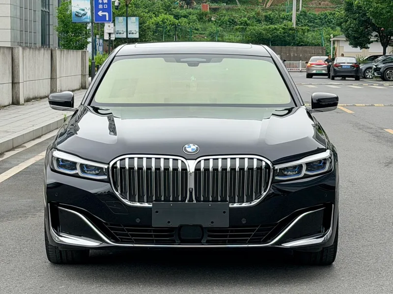BMW 7 Series 2021 740Li xDrive Administrative Luxury Set exterior photo 2