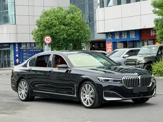 BMW 7 Series 2021 740Li xDrive Administrative Luxury Set exterior photo 3