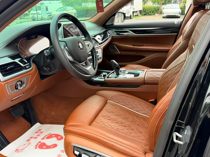 BMW 7 Series 2021 740Li xDrive Administrative Luxury Set interior photo 12