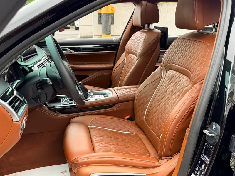 BMW 7 Series 2021 740Li xDrive Administrative Luxury Set interior photo 13