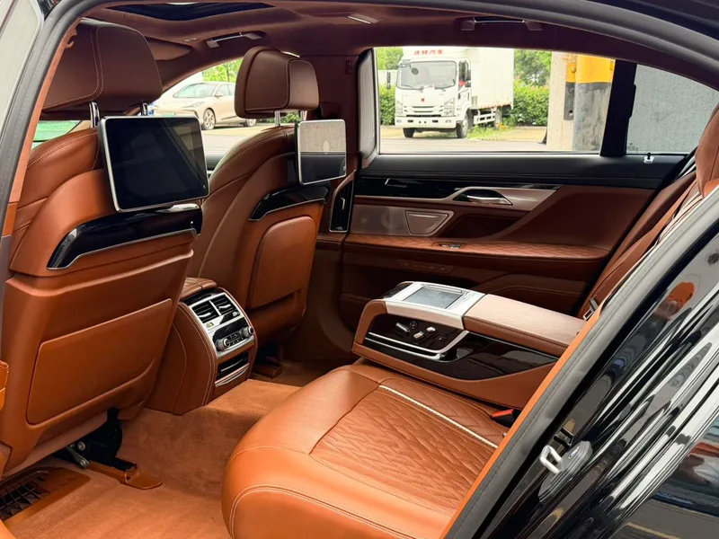 BMW 7 Series 2021 740Li xDrive Administrative Luxury Set interior photo 15