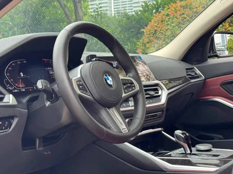 BMW 3 Series 2022 325Li M Ensemble de sport intérieur photo 14
