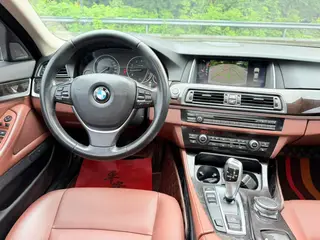 BMW 5 Series 2014 528Li Leader intérieur photo 14