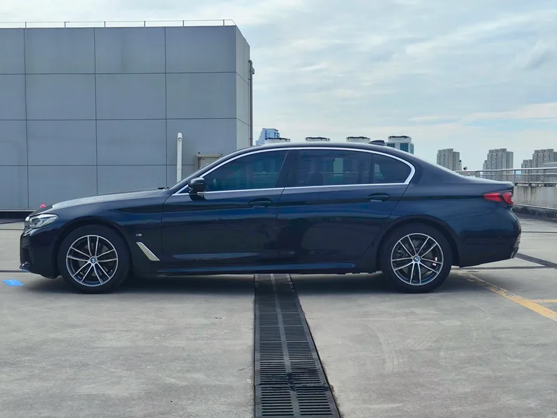 BMW 5 Series 2021 525Li M Ensemble de sport extérieur photo 8