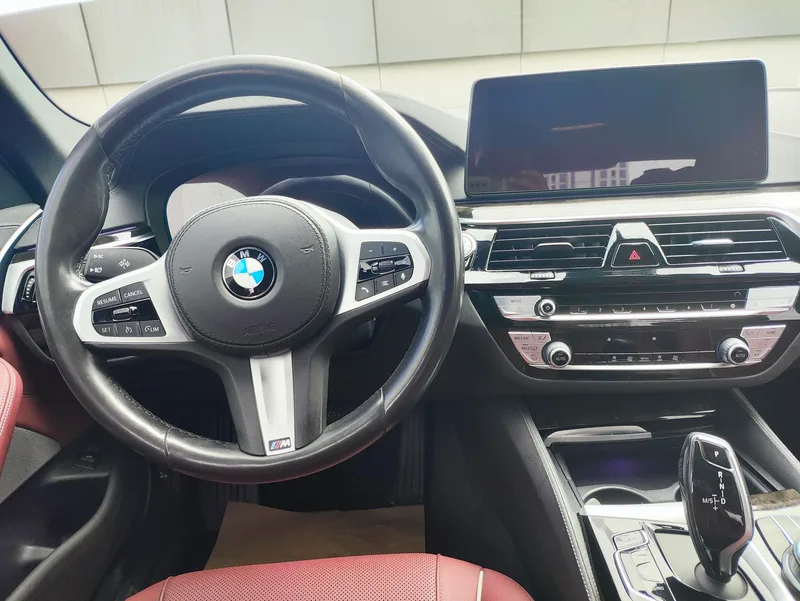 BMW 5 Series 2021 525Li M Ensemble de sport intérieur photo 14