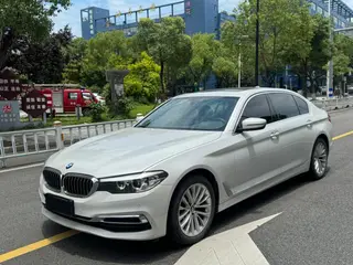 BMW 5 Series 2020 525Li Ensemble de luxe