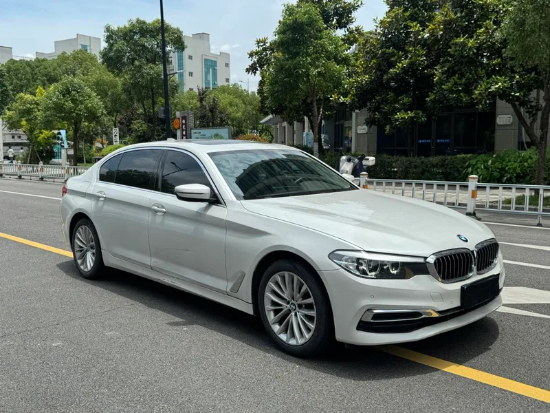 BMW 5 Series 2020 525Li Роскошный набор экстерьер фото 3