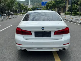 BMW 5 Series 2020 525Li Роскошный набор интерьер фото 8