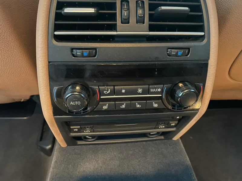BMW 7 Series 2010 760Li interior photo 14