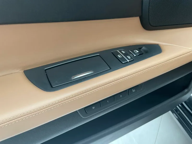 BMW 7 Series 2010 760Li interior photo 16