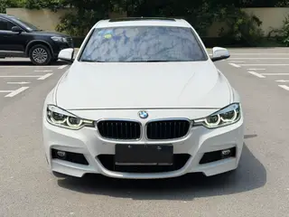 BMW 3 Series 2019 320i M Conjunto deportivo exterior foto 2