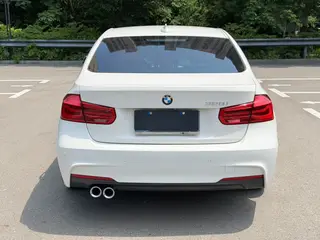 BMW 3 Series 2019 320i M Conjunto deportivo exterior foto 5