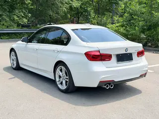 BMW 3 Series 2019 320i M Conjunto deportivo exterior foto 6