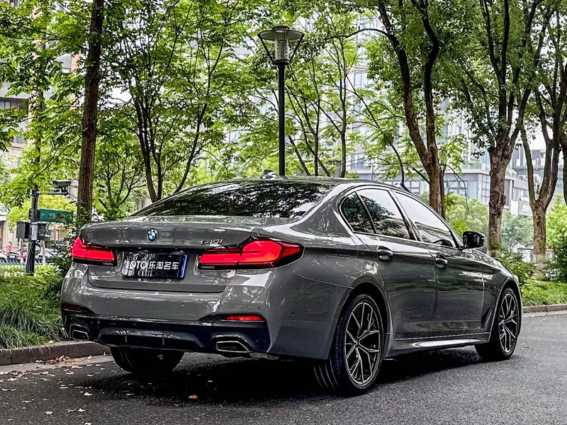 BMW 5 Series 2022 Restyling 540i Fashion Edition M Sports suit exterior photo 4