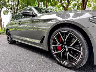 BMW 5 Series 2022 Restyling 540i Fashion Edition M Sports suit exterior photo 6