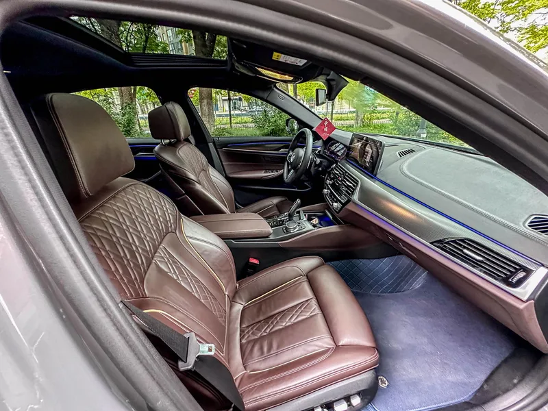 BMW 5 Series 2022 Restyling 540i Fashion Edition M Sports suit exterior photo 9