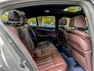 BMW 5 Series 2022 Restyling 540i Fashion Edition M Sports suit interior photo 15