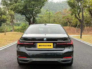 BMW 7 Series 2019 740Li Líder Traje de lujo interior foto 8